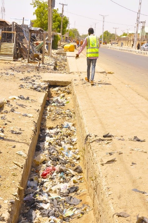 filled-up and stagnant drainages